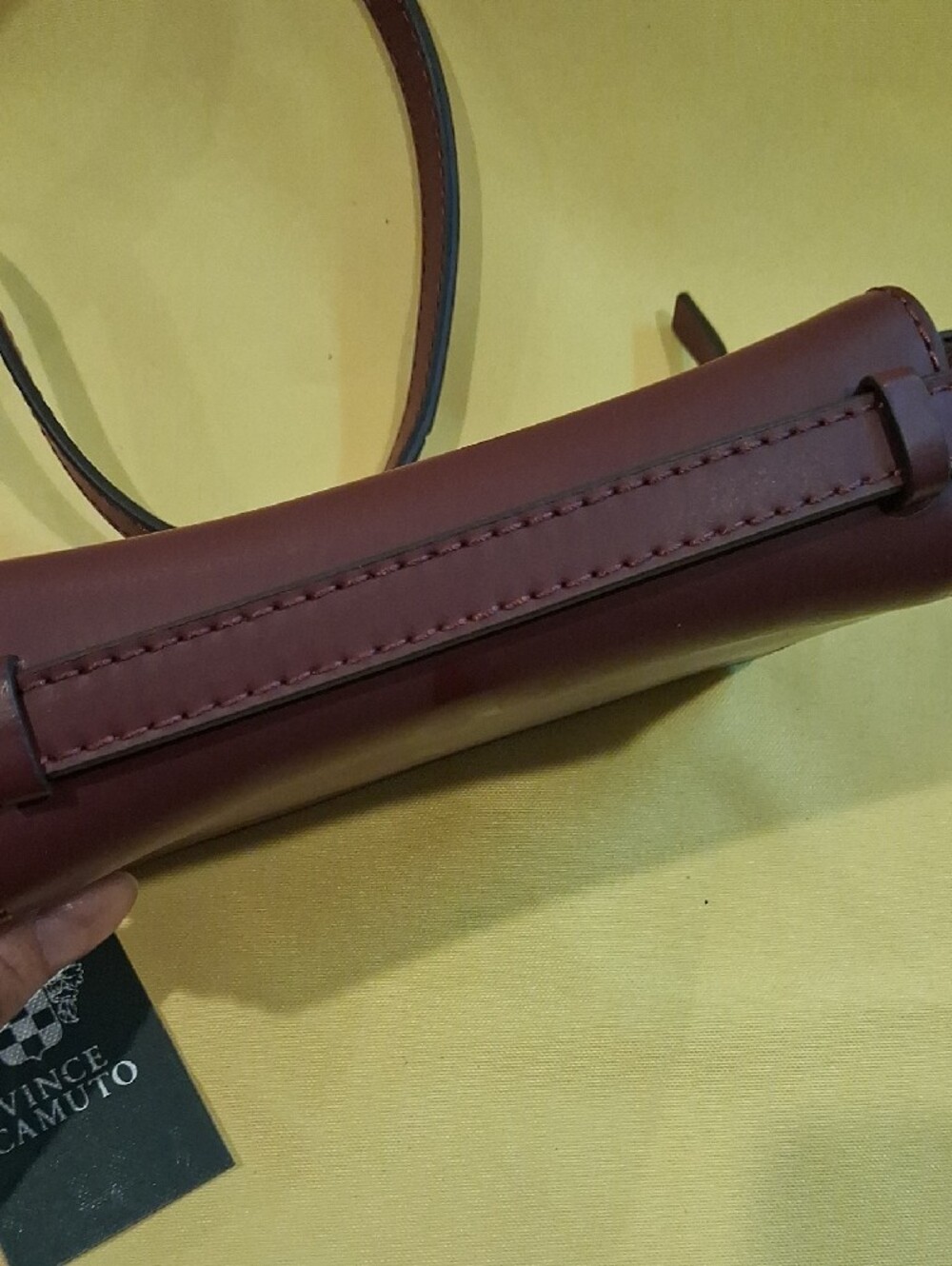 NWT Vince Camuto Wine Leather Zip Crossbody - Picture 2 of 7